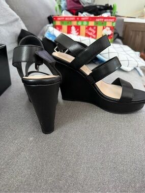 Chinese Laundry Black Strappy Wedge Sandals